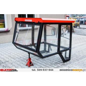 Kabina T-25 bez błotników CZERWONY DACH